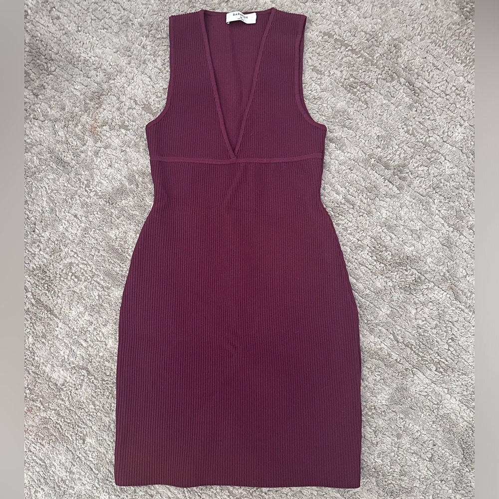 Aritzia Babaton V-Neck Above the Knee Dress